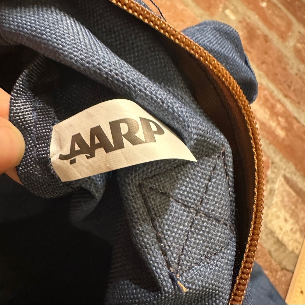 Classic Courier Blue Organizer Tote/Pockets/Ajustable Shoulder Strap/Zip Up/Snap - Picture 13 of 14